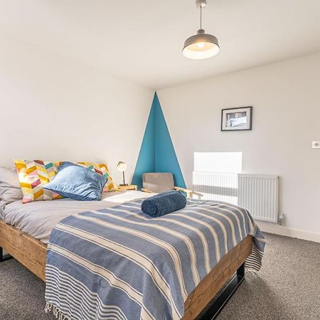 Stylish 5-Bed Home, Each With En-Suite And Own Tv كوفنتري المظهر الخارجي الصورة